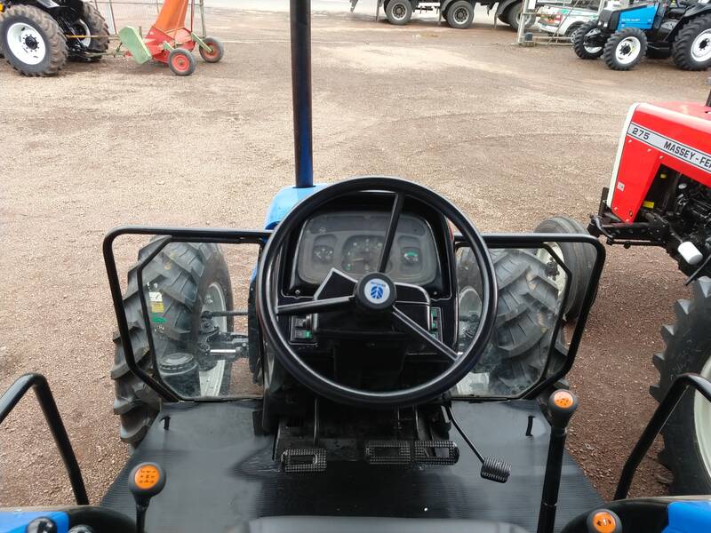 TRATOR NEW HOLLAND - TL 90 - DIE 2062 - ANO 2001 - VENDIDO